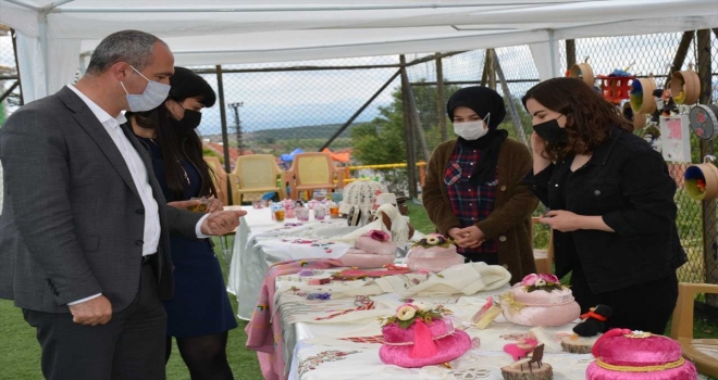Mihalıççık Halk Eğitim Merkezi'nden yıl sonu sergisi