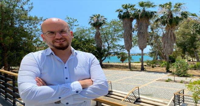 ODTÜ araştırma gemisi Bilim-2, deniz salyalarını takip için Marmara Denizi'nde seyrüseferde