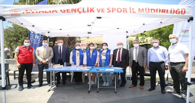 Serik'teki spor merkezlerinin tanıtımı için stant açıldı 