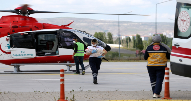 Sivas'ta ambulans helikopter zatürre olan