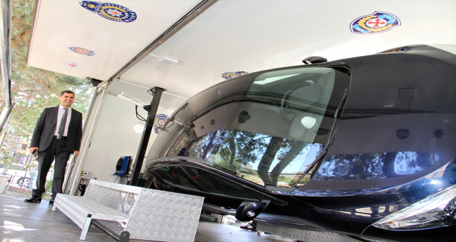 Suşehri'nde emniyet kemerinin önemi mobil simülasyon aracı ile anlatıldı
