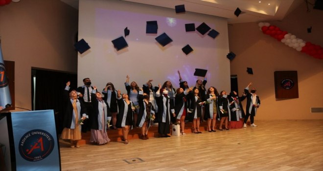 Akdeniz Üniversitesi Sağlık Bilimleri Fakültesi mezuniyet töreni yapıldı