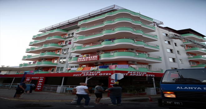 Alanya'da apart otelde çıkan yangın hasara yol açtı
