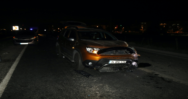 Ankara'da iki otomobil çarpıştı: 1'i ağır 5 yaralı