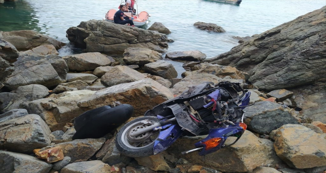 Antalya'da motosikletiyle uçuruma yuvarlanan sürücü hayatını kaybetti