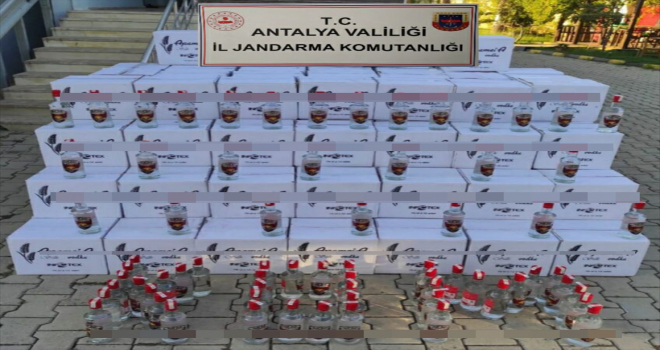 Antalya'da otelde 1800 litre sahte alkol ele geçirildi