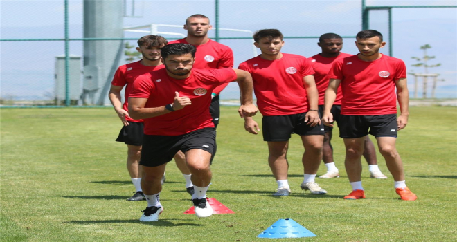 Antalyaspor, yeni sezona Erzurum'da hazırlanıyor