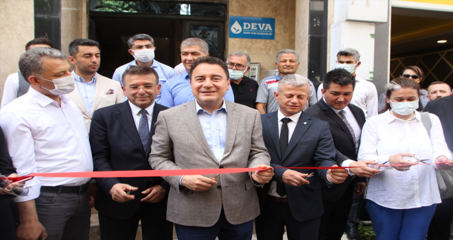 DEVA Partisi Genel Başkanı Babacan, Antalya'da partisinin ilçe binasının açılışını yaptı: