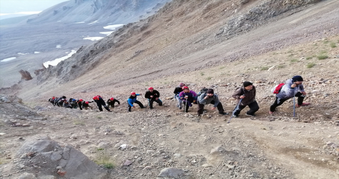 Doğaseverlere Erciyes zirve tırmanışı etkinliği