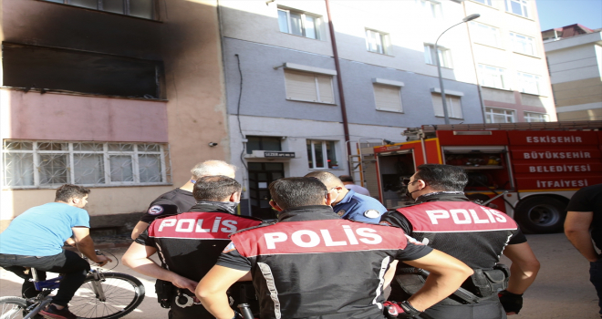 Eskişehir'de bir evde çıkan yangında hasar meydana geldi