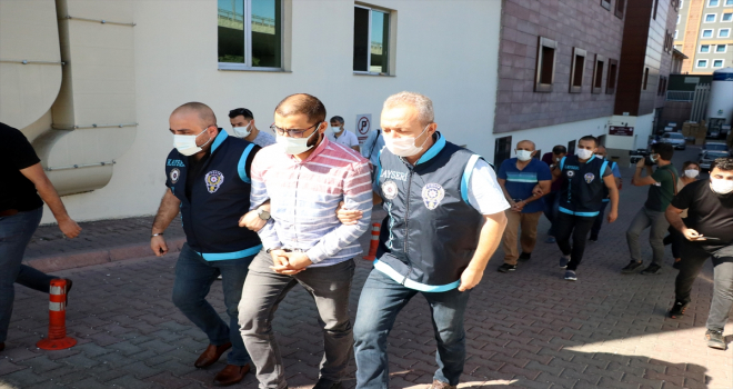 Kayseri'de kuyumcu ile babası, kar payı ödemedikleri iddiasıyla tutuklandı