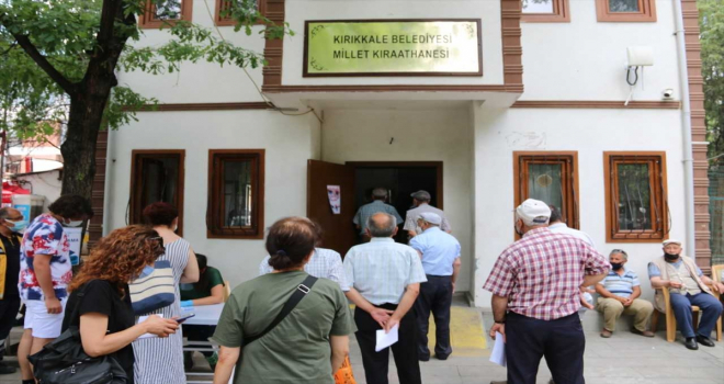 Kırıkkale Millet Kıraathanesi'nde Kovid-19 aşısı yapılıyor