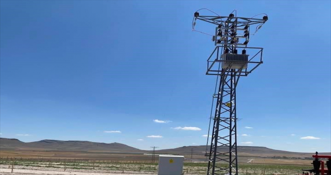 Elektrik direğinden düşen işçi ağır yaralandı