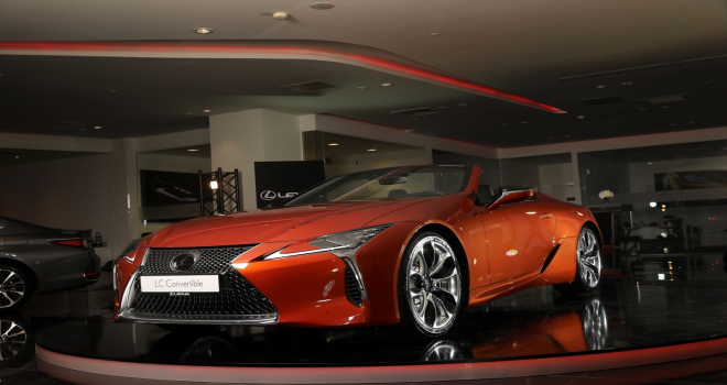 Lexus, üstü açılan otomobili 