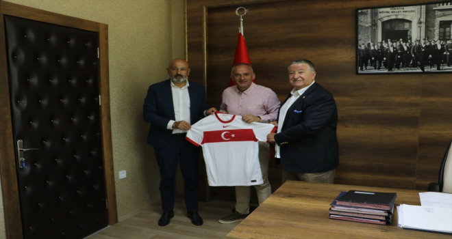 Ömer Gürsoy'dan Antalya Gençlik ve Spor Müdürü Yavuz Gürhan'a ziyaret