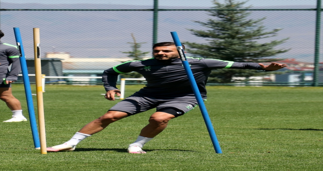 Süper Lig'de ilk kez forma giyecek Konyasporlu Oğulcan Ülgün, hedeflerini anlattı: