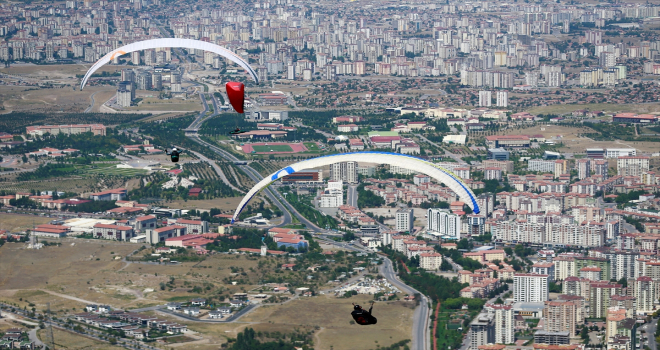 12. Ali Dağı Yamaç Paraşütü Mesafe Şampiyonası, Kayseri'de devam ediyor