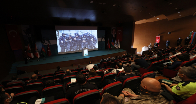 18. Dönem Savaş Muhabirliği Eğitimi'ni tamamlayan Azerbaycanlı gazeteciler sertifikalarını aldı