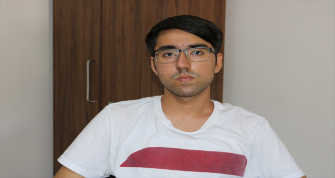 Afganistanlı genç göç yolunda kaybettiği babasına 10 yıl sonra Türkiye'de kavuştu