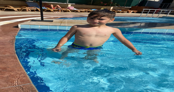 Antalya'da 8 yaşındaki çocuk otel havuzunda boğuldu