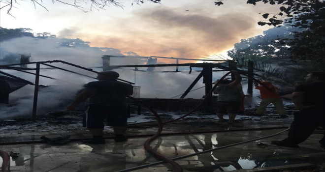 Antalya'da bir otelin mutfak ve restoran bölümünde yangın çıktı