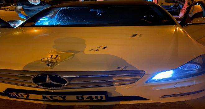 Antalya'da tüfekle vurulan iki kişi yaralandı