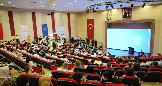 Antalya'da üstün zekalı öğrencilerin katılacağı 4 haftalık yaz kampının açılış toplantısı yapıldı