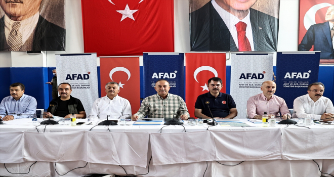 Bakanlar Çavuşoğlu, Kurum ve Karaismailoğlu, yangından etkilenen mahallelerin muhtarlarıyla buluştu