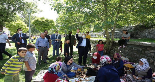 Başkan Memduh Büyükkılıç, vatandaşlarla bir araya geldi