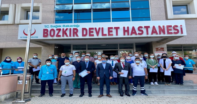 Bozkır’da sağlık çalışanlarına başarı ve teşekkür belgesi verildi