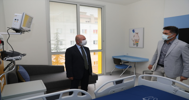 Çolakbayrakdar, KANKA Çocuk Hematoloji ve Onkoloji Hastanesi'ni ziyaret etti