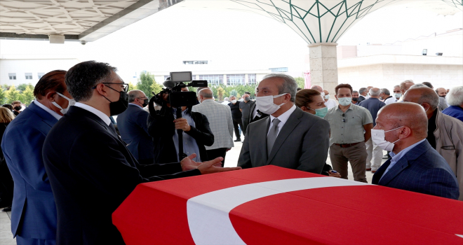 Eski Sağlık Bakanı Yaşar Eryılmaz son yolculuğuna uğurlandı 
