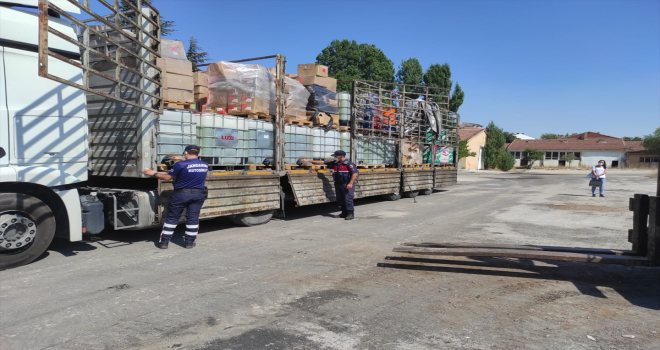Eskişehir'de bir tırda 5 bin litre kaçak akaryakıt ele geçirildi