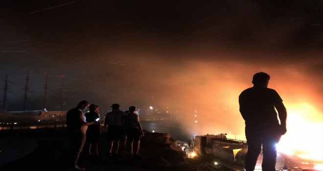 Alanya'da tur teknelerinde yangın çıktı