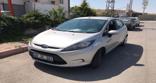 Kayseri'de bir kişinin satın almak istediği araçta bıraktığı 75 bin lira çalındı 