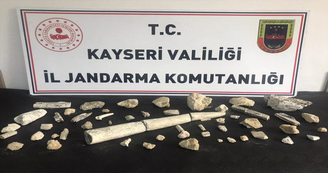 Kayseri'de otomobilinde fildişi fosili ele geçirilen şüpheli gözaltına alındı