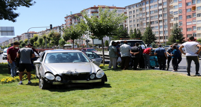 Kayseri'de trafik kazası: 3 yaralı