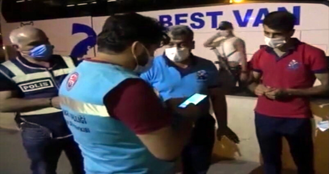 Kırıkkale'de Kovid-19 testi pozitif kadın ile temaslı torunu yolcu otobüsünde yakalandı