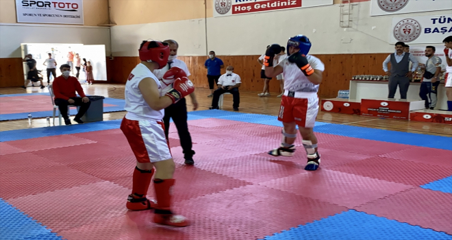 Kırşehir'de düzenlenen Kick Boks Zafer Turnuvası başladı 