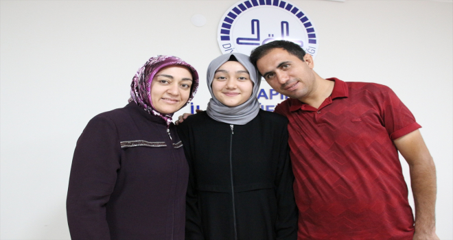 Konya'da yaşayan 15 yaşındaki İrem 3 ayda hafız oldu