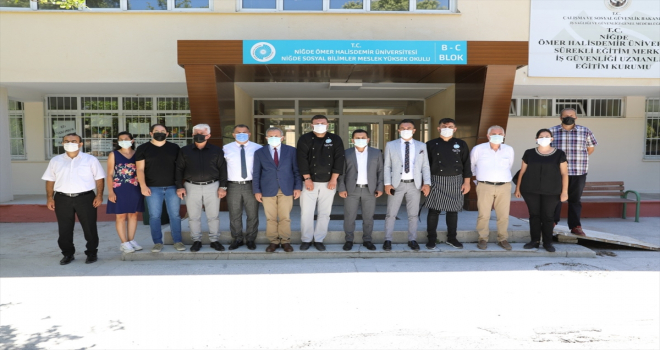 Niğde'de denetimli serbestlik yükümlülerine aşçı yardımcılığı eğitimi başladı