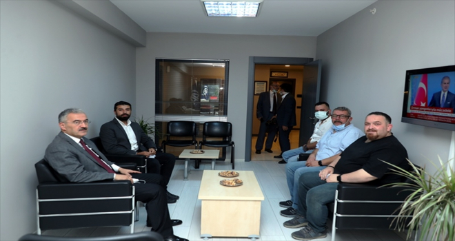 Vali Erol Ayyıldız, Anadolu Ajansı Eskişehir Bürosu'nu ziyaret etti