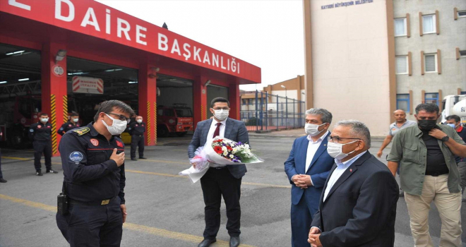 Yangın bölgelerinden dönen itfaiye personeline Kayseri'de duygusal karşılama