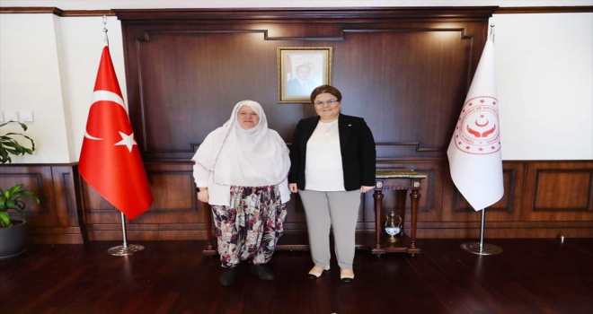 Aile ve Sosyal Hizmetler Bakanı Yanık, Mihalgazi Belediye Başkanı Akgün'ü kabul etti