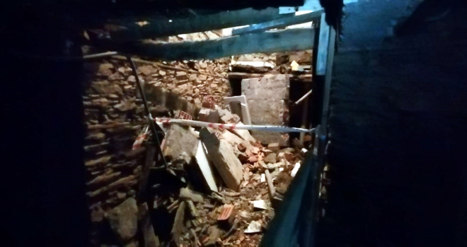 Alanya'da mutfak kısmı çöken evdeki kişi yaralandı