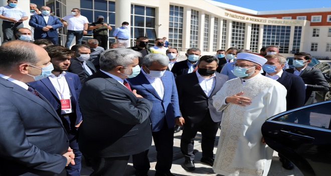 Diyanet İşleri Başkanı Ali Erbaş 18. İmam Hatipliler Kurultayı'nda konuştu: