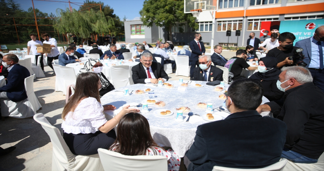 Eskişehir'de şehit aileleri ve gaziler yemekte bir araya geldi
