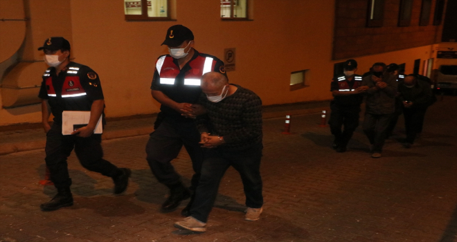 Kayseri'de iki tarihi Tevrat ele geçirildi
