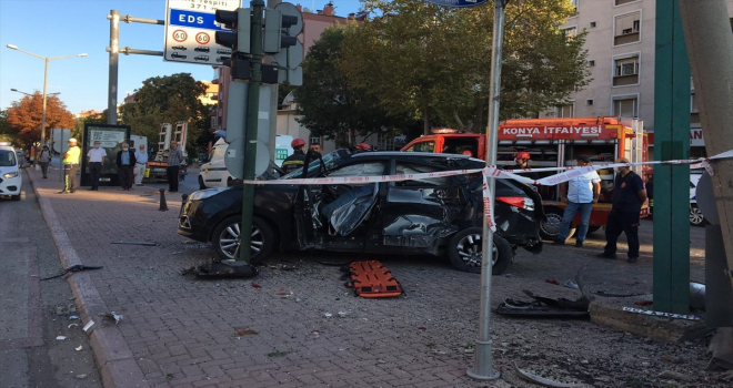 Konya'da iki otomobil çarpıştı: 1 ölü, 2 yaralı