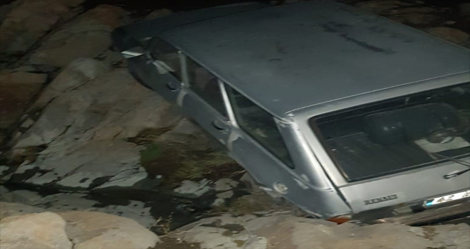 Kulu'da park halindeki otomobil uçuruma yuvarlandı